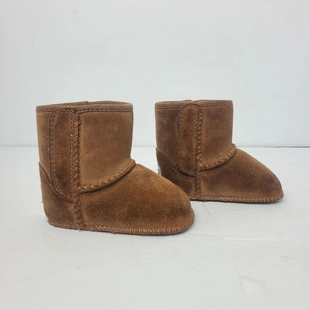 UGG Chestnut Baby Classic Boots Size 0/1 Baby Booties XS UGG Australia Infant